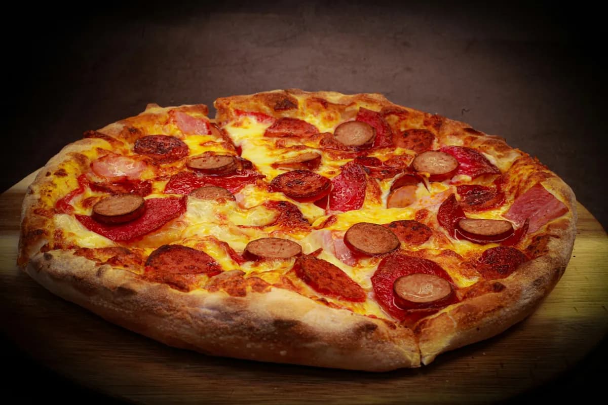 Mini pizza with sausage
